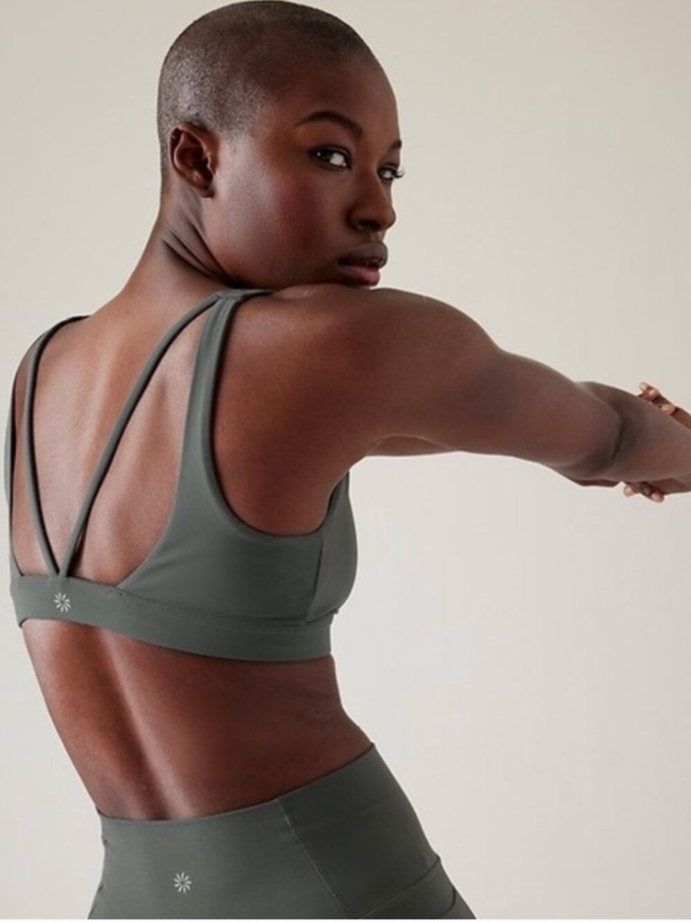 NWT Athleta Sage Green Exhale Cross Back Strappy Fitted Crop Sports Bra